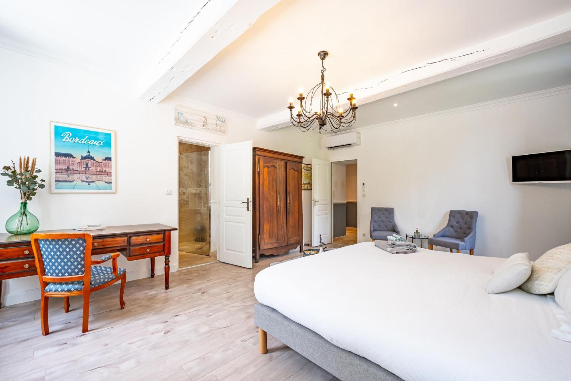 Le Bon Ami Villa Fronsac  Luaran gambar