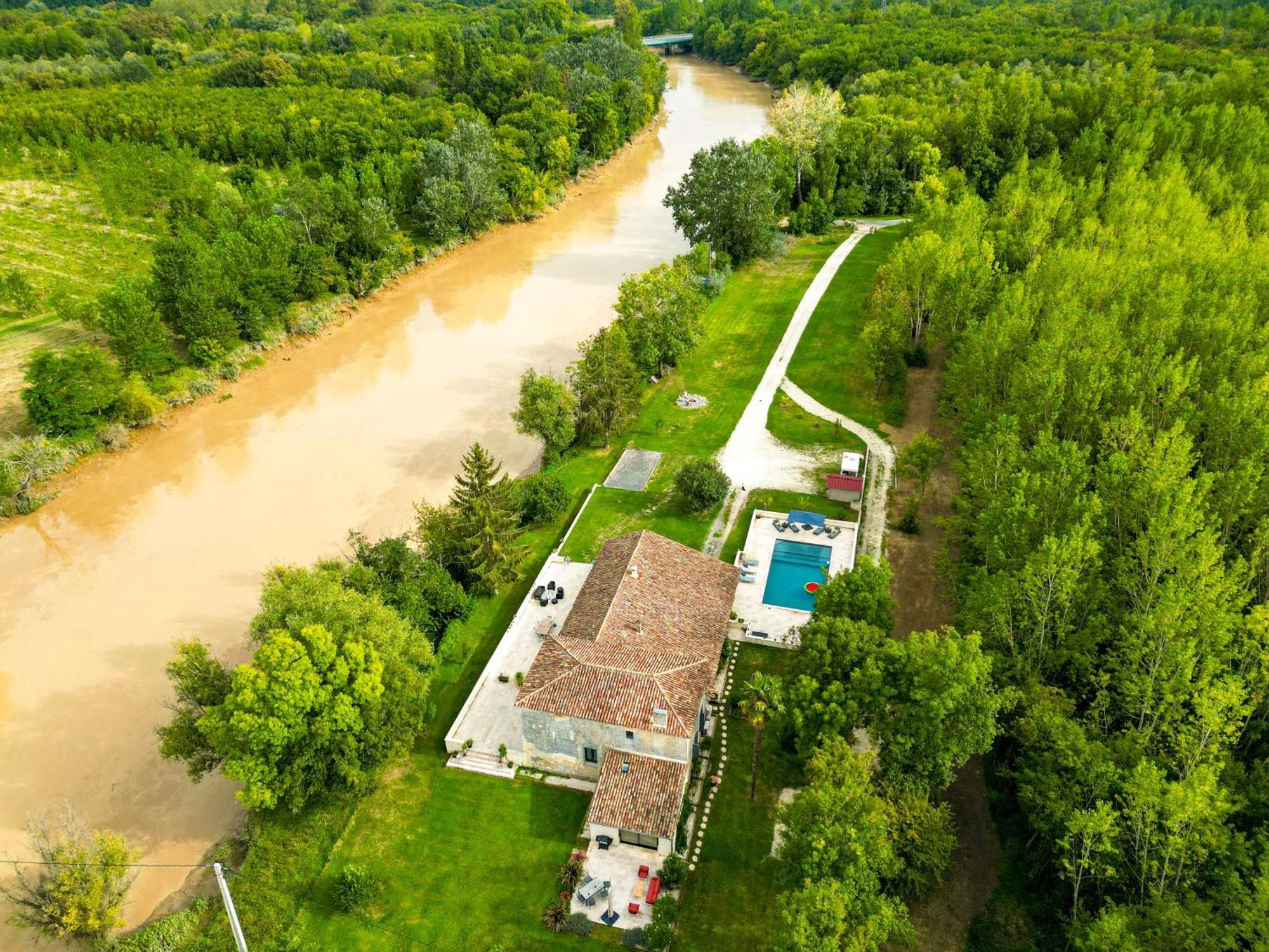 Le Bon Ami Villa Fronsac  Luaran gambar