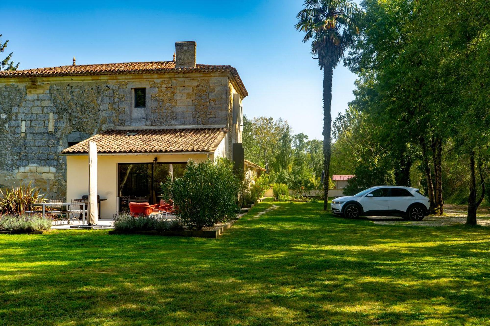 Le Bon Ami Villa Fronsac  Luaran gambar